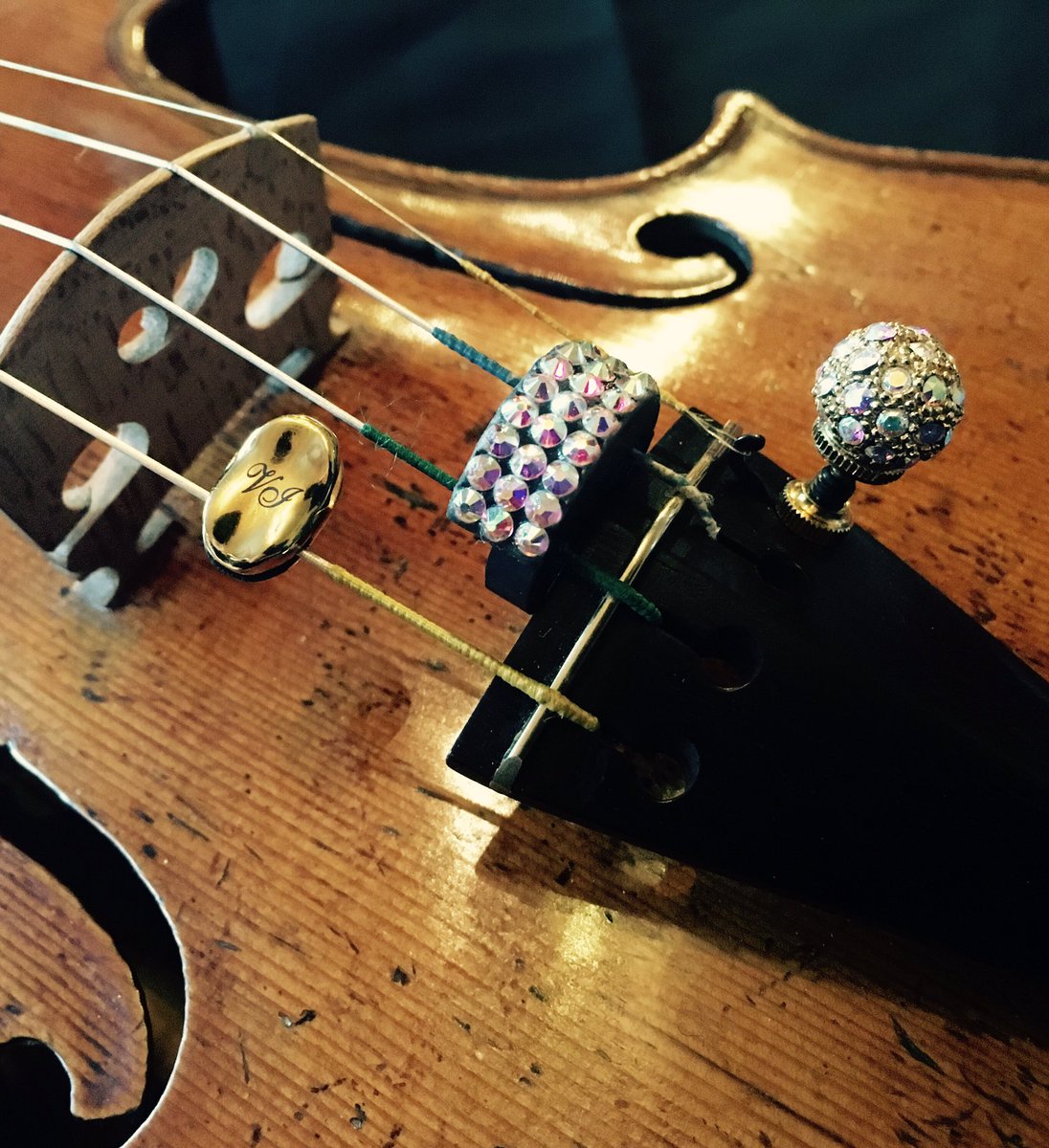 Less is more? Not when it comes to violin jewelry! All the mutes! <a href="/Bling4Strings/">Bling4Strings</a> <a href="/Luxitune/">Luxitune</a> <a href="/wmutes/">wmutes</a> @Maxinekwokadams