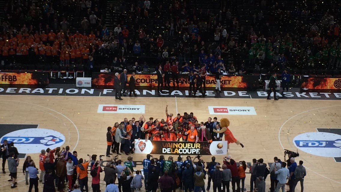 jjccddll's tweet photo. Jusqu'à Bercy pr supporter le MSB en finale de coupe de France, quelle belle victoire! Vivement les playoffs #GoMSB https://t.co/idXwxiaUR8