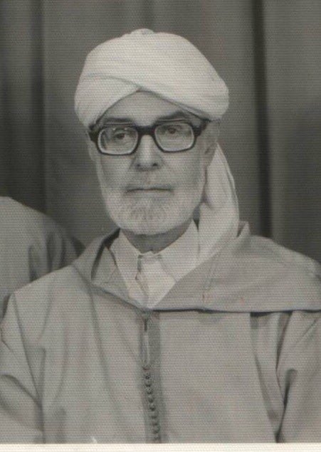 waelh1399's tweet photo. محدث الحرمين السيد محمد المنتصر الكتاني ت1419هـ، فسَّر القرآنَ بالمسجد الحرام، وأقرأ مسند أحمد وغيرَه بالمسجد النبوي https://t.co/Km2jJ82ZBG