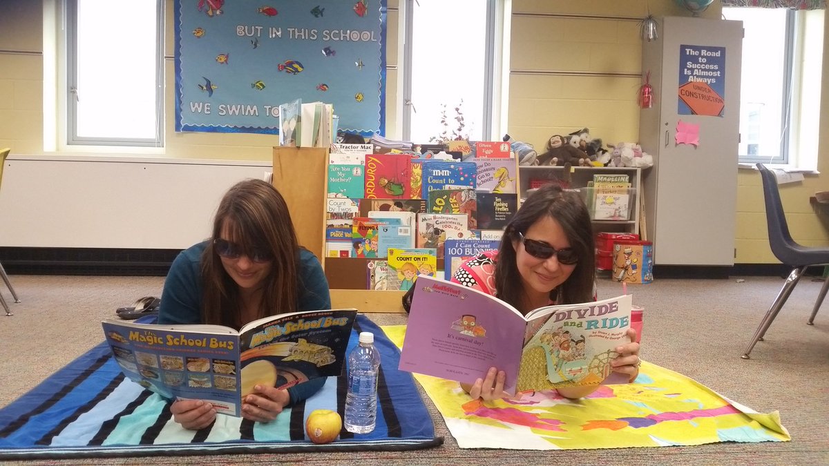 siegel_annick's tweet photo. @PerryESP_Lake. Reading during our lunch break.  #PESlove2read https://t.co/H3KnhFUDhe