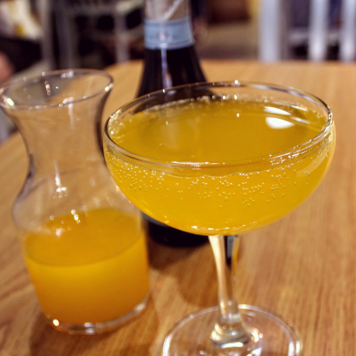 A bit of the Tangy bubbly to help get you over the hump?

#humpday #Honolulu #Hawaii #ChinatownHI  #Foodie #Mimosa