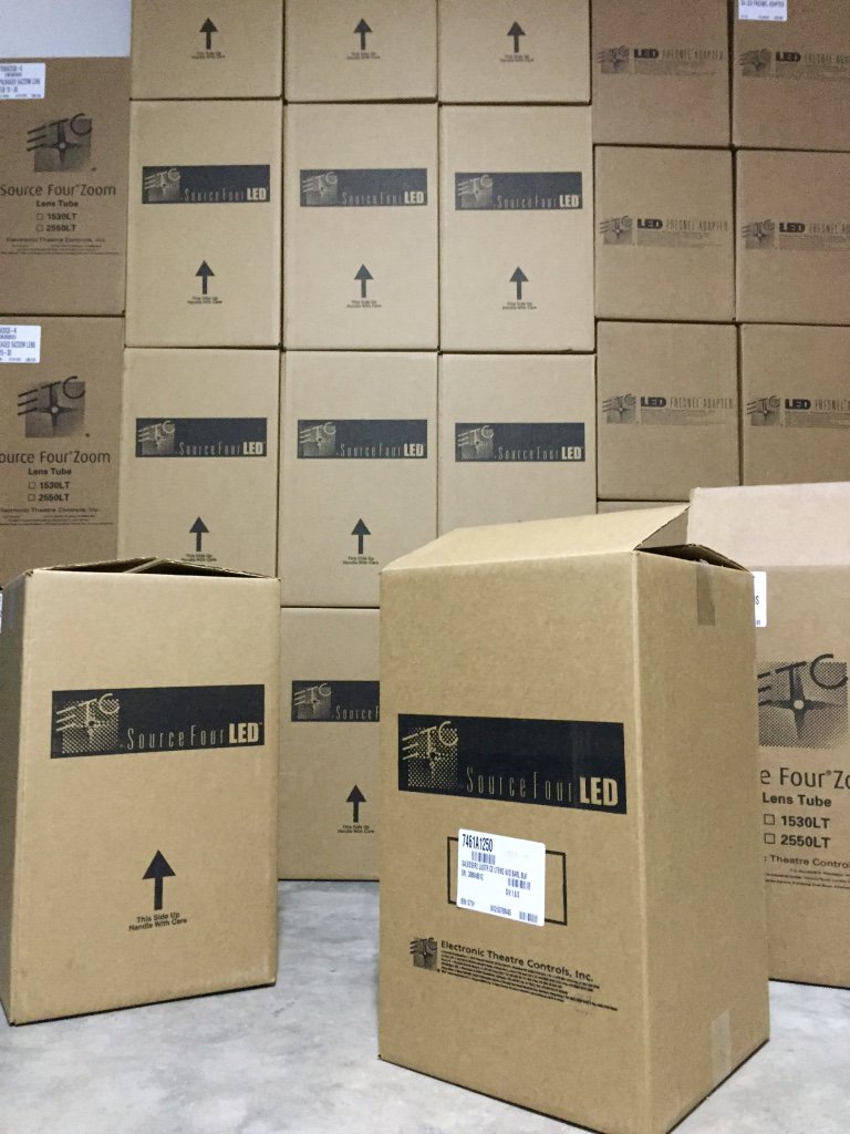 Mira_Digital's tweet photo. Seguimos recibiendo nuevos equipos, @ETCInc SourceFour LED II Fresnel. https://t.co/sd6Bcyv4AB