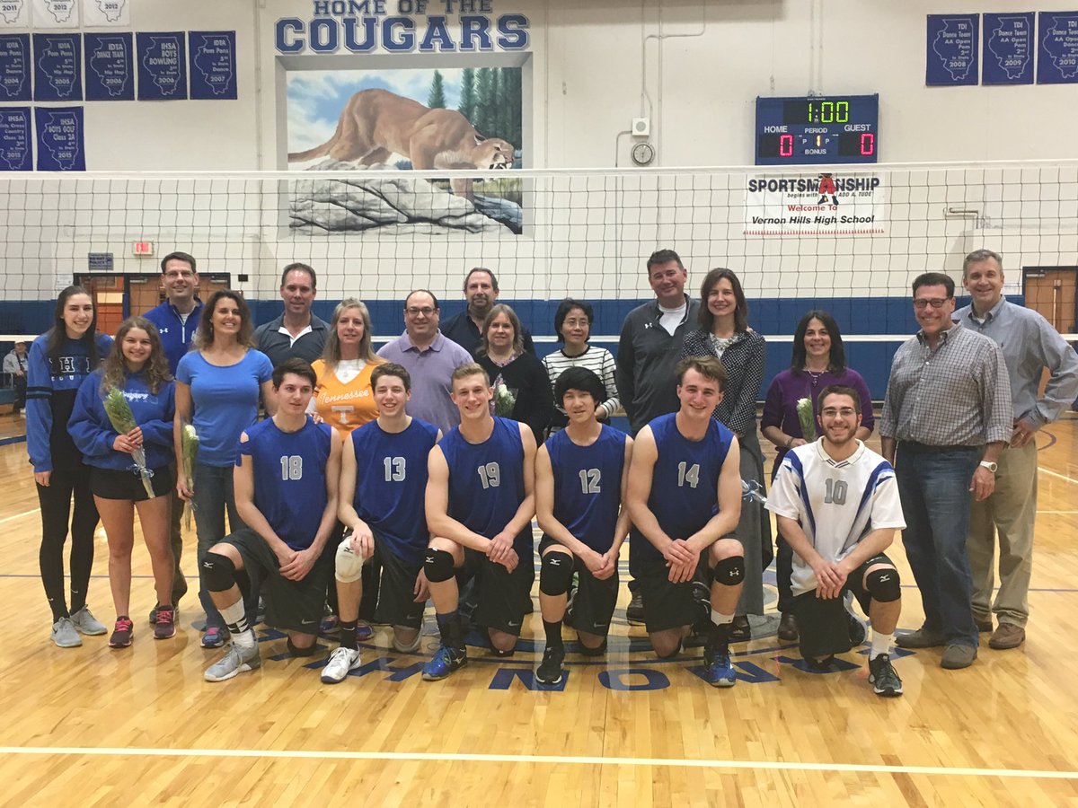 vhboysvb's tweet photo. Program sweep of Antioch on Senior Night. Kushnir 4k, 4 aces, 4 digs. Umansky rocks the sweet retro jersey. https://t.co/l8eyFg8io7