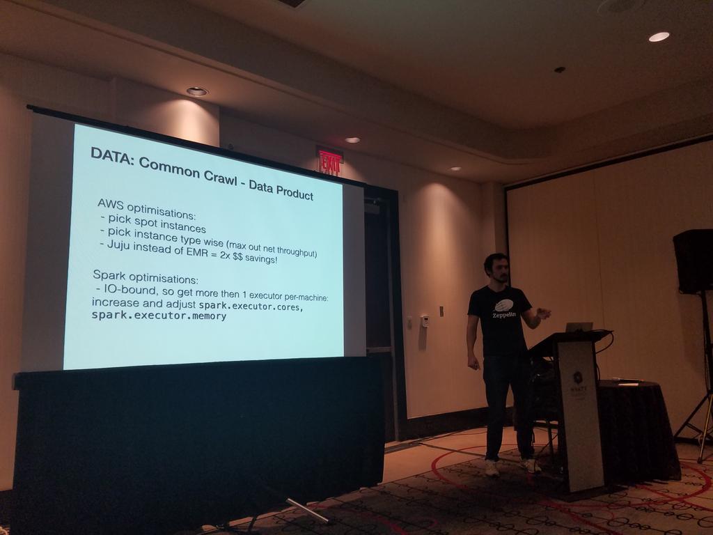 rhatr's tweet image. Using Juju provisioned @ASFbigtop  clusters on Amazon gives you 2x savings! #ApacheBigData