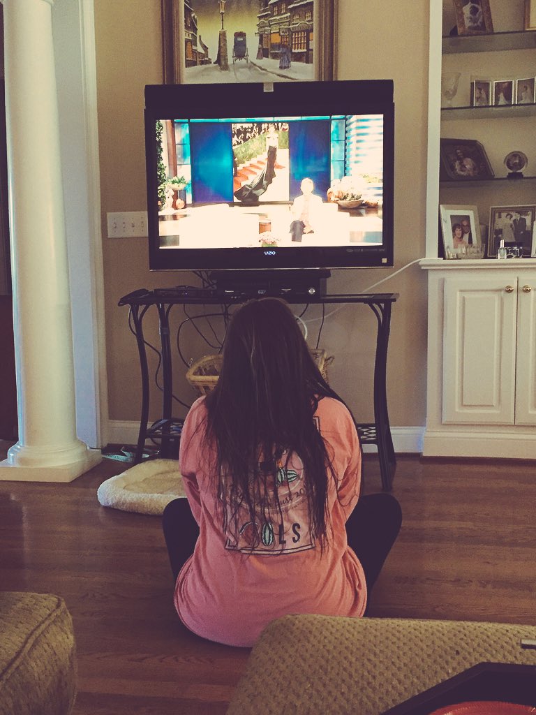 Elena (@hayitslaynuh) on Twitter photo Hey <a href="/TheEllenShow/">The Ellen Show</a> I'm broke but I love you and I'm free everyday at 3pm if you wanna hang out #GetElena2Ellen Hey <a href="/TheEllenShow/">The Ellen Show</a> I'm broke but I love you and I'm free everyday at 3pm if you wanna hang out #GetElena2Ellen