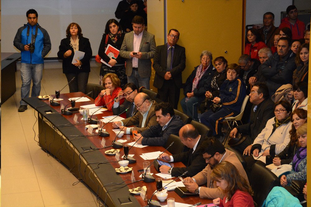 COREsantiago's tweet photo. [Sesión Plenaria] Discutiendo importantes temas para el desarrollo equitativo de la #RMStgo
https://t.co/2fENxatsZv https://t.co/F0cC63v82o