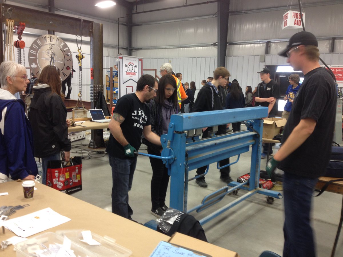 rwbergman's tweet photo. RCI grade 10 students go to 2016 Construction Career Expo in WPG @RivertonCI  @evergreen_sd https://t.co/xL5YctDLBL