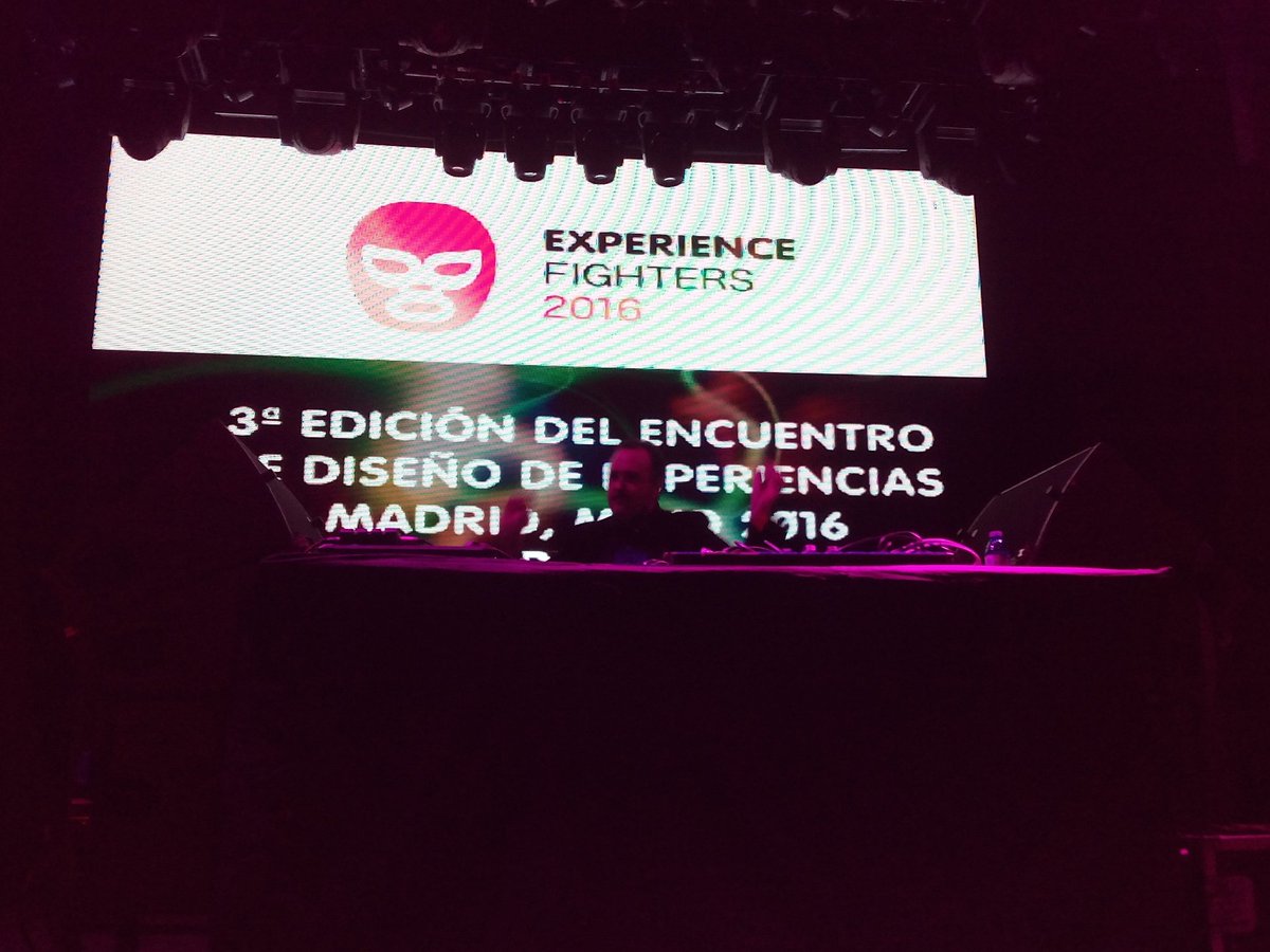 delta_io's tweet photo. #UXF2016  con Carlos areces dándolo todo https://t.co/GYJbraeeVk