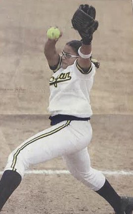 DukeSOFTBALL's tweet photo. Two Michigan alums ➡️ #BuildingDukeSB
Good luck to @umichsoftball in the #B1GSB Tournament this weekend! https://t.co/dPaTjkOjvS