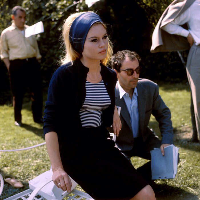distractedfilm's tweet photo. FRENCH CINEMA RETRO:

Brigitte Bardot and Jean-Luc Godard on Le Mepris. https://t.co/FvYKrhwSD5