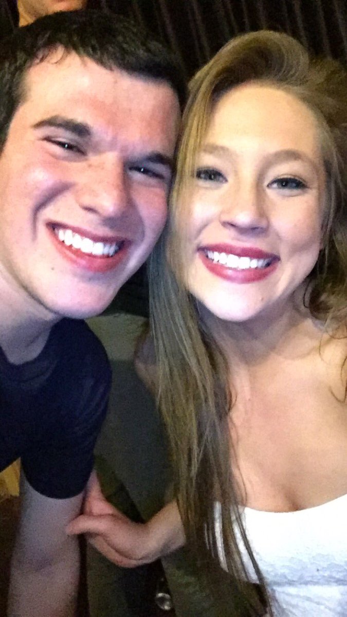 Keyleeeeee's tweet image. Happy birthday Peyton 😘 you're the only person allowed to call me Kaylee. @peytonstearns06