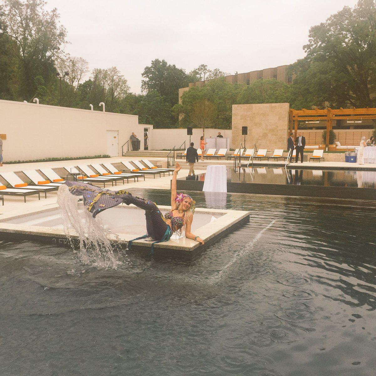 bexonair's tweet photo. How do I get her job!! Mermaid!! 🐠🐬 #SoraPoolClub https://t.co/ZAiK5f1o5o