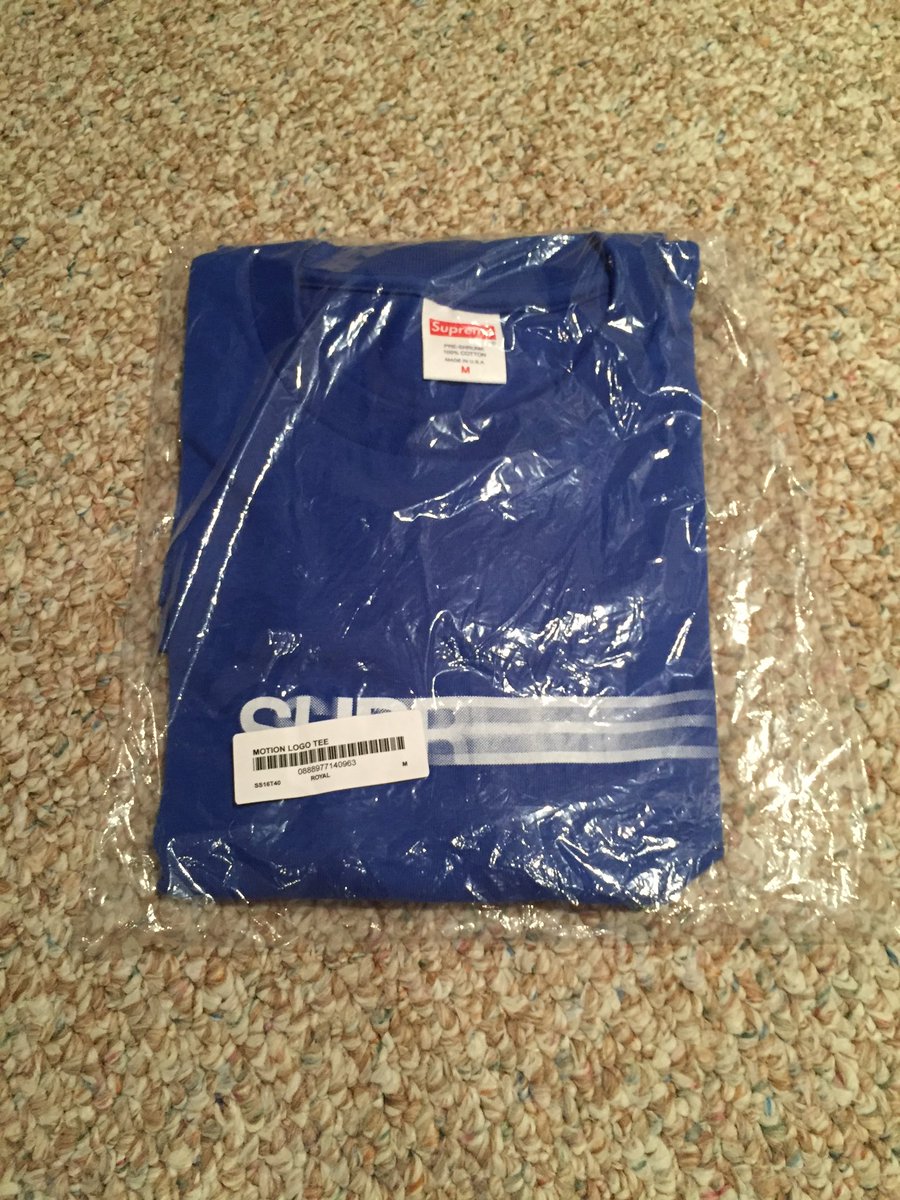 GIVEAWAY

Once this tweet reaches 300 RETWEETS, a winner will be chosen

Motion Logo Tee Royal
Size M 
Brand New