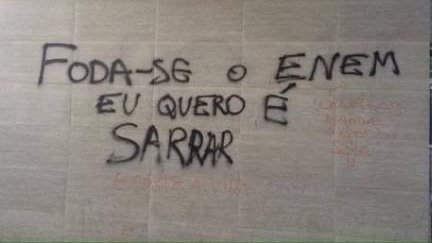 moreiralicce's tweet photo. minha mãe ta achando que só pq ja fiz minha inscrição do enem eu ja vou começar a estudar, mãe: https://t.co/PGvUl9Ujpz