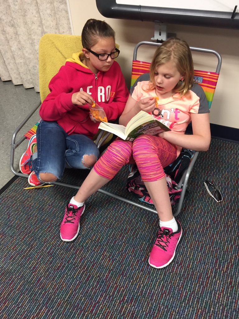EricaSadlik's tweet photo. @PerryESP_Lake #PESloves2read https://t.co/7GQkvPjc0a