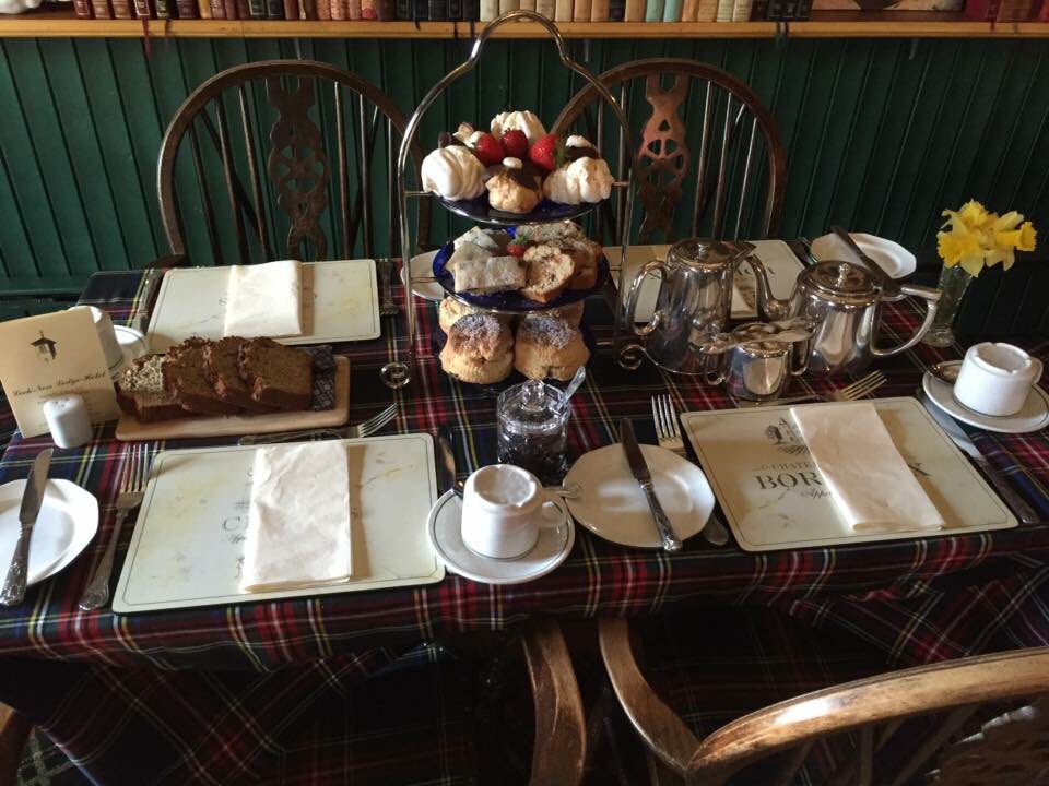 Now serving Highland High tea in our restaurant...booking advised 😊

Look at those cakes!🍰 #afternoontea #lochness