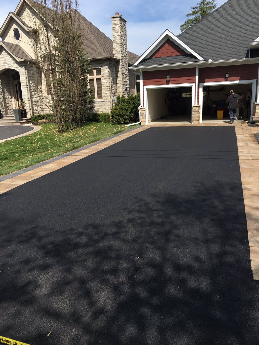 46NEILscaping's tweet image. @TechoGP @techobloc @paverpete1 @alexcadieux another blu 45,60,80 project done love this stuff looks so good