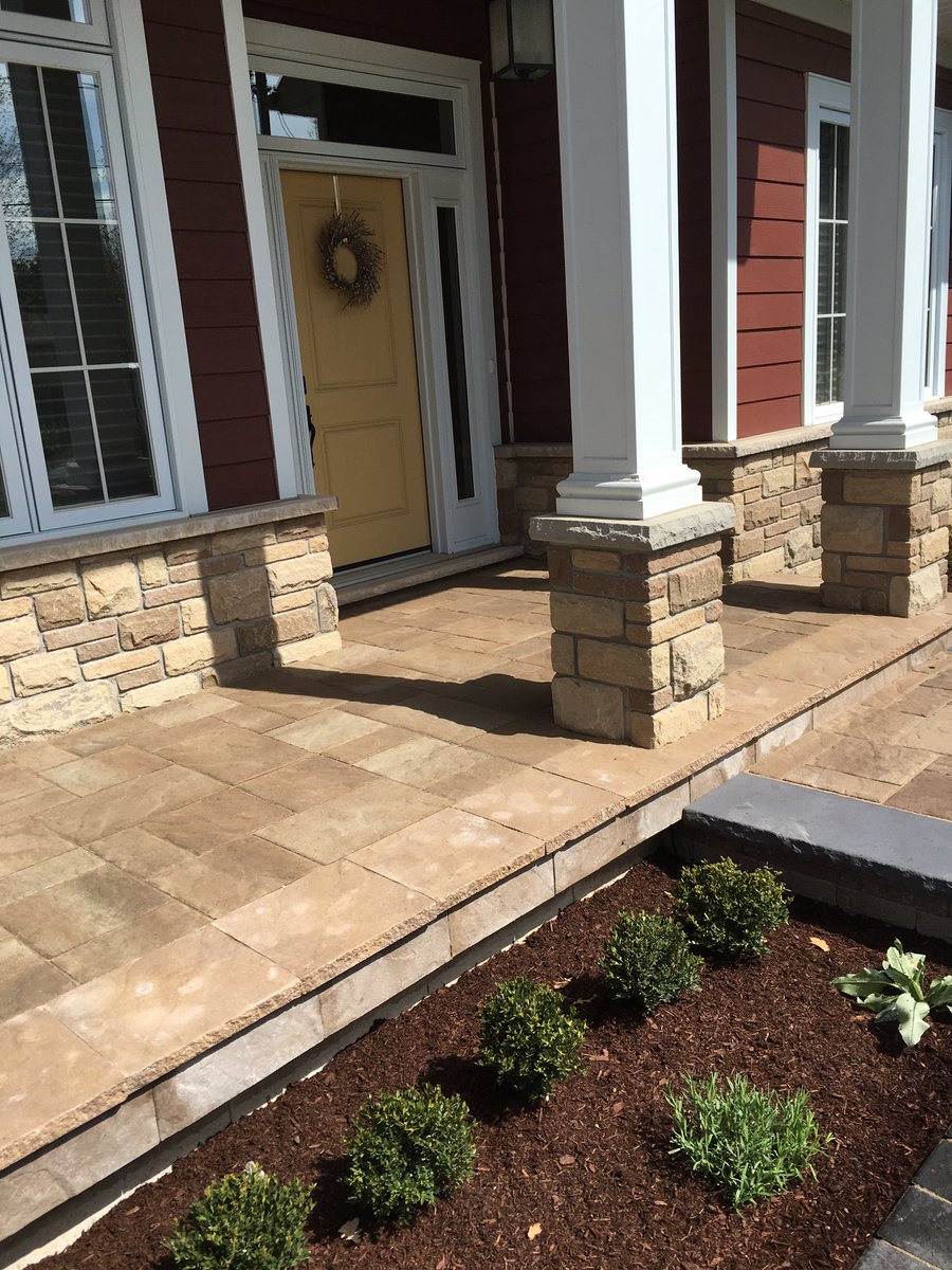 46NEILscaping's tweet image. @TechoGP @techobloc @paverpete1 @alexcadieux another blu 45,60,80 project done love this stuff looks so good