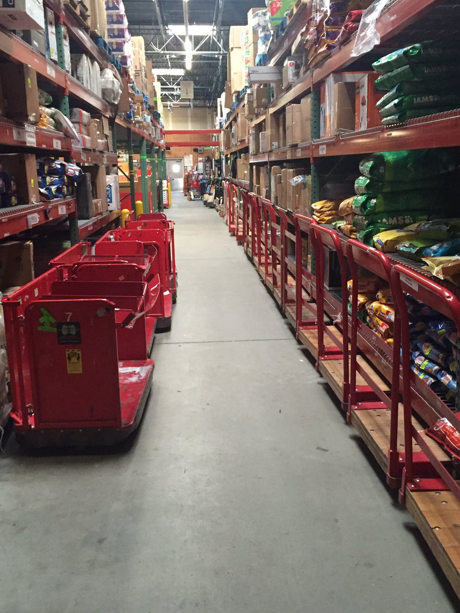 ColeW1084's tweet image. Clean backroom makes closing a breeze. #EverythingHasAHome #T1315 @NikoGonzo122 @neilstrongTGT @james_pareti