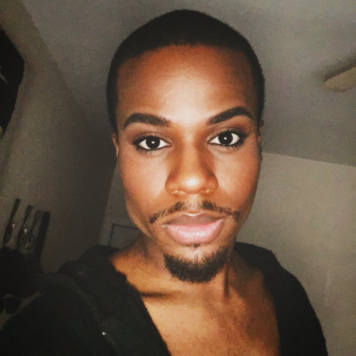BryanPhase's tweet image. Back on Twitter! #beat #makeup #MACcosmetics #lancome #nyx #contouringandhighlighting #baltimore #gay #cuzislay