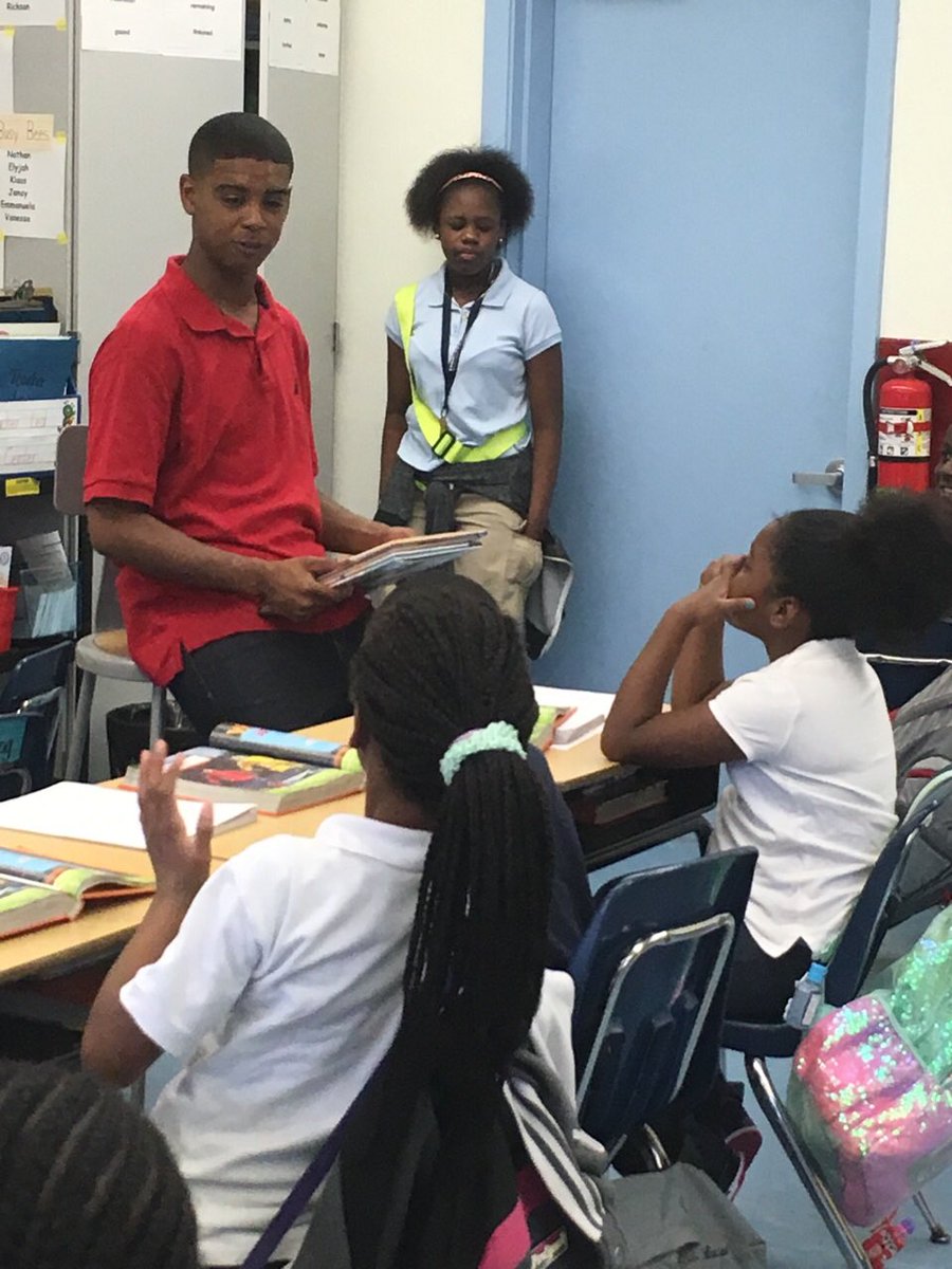 OGE_TIGERS's tweet photo. Father's in Action at School. #fathersinaction #OGTigers @MDCPS @MDCPSNorth https://t.co/WYVnZouB0p