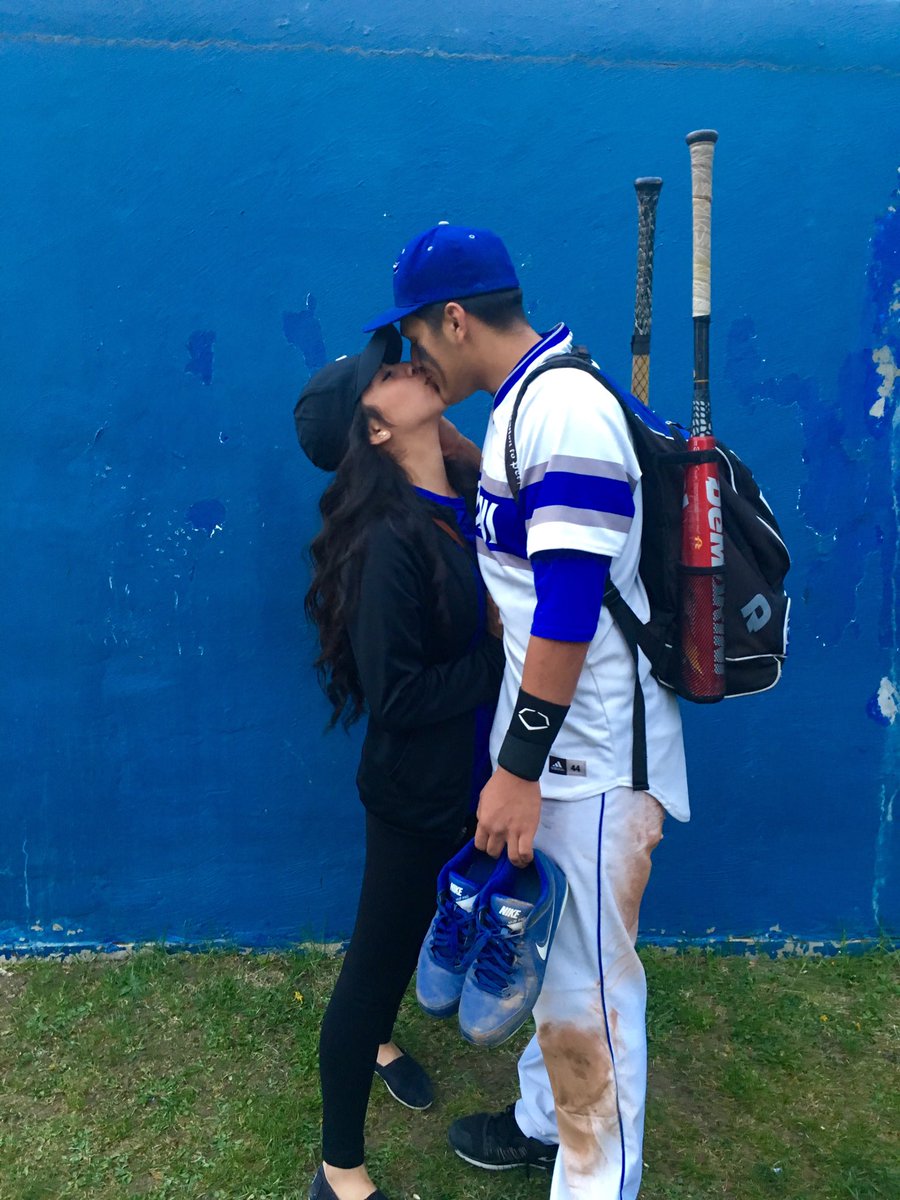 _celiners_'s tweet image. Even though I wasn't on the team, I still got the best catch of all 😍💙⚾️