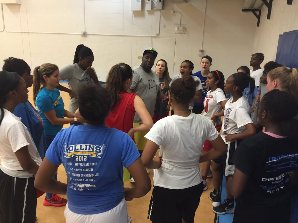 _HouseofCarter's tweet image. #CFE2020 Blue and Black teams.