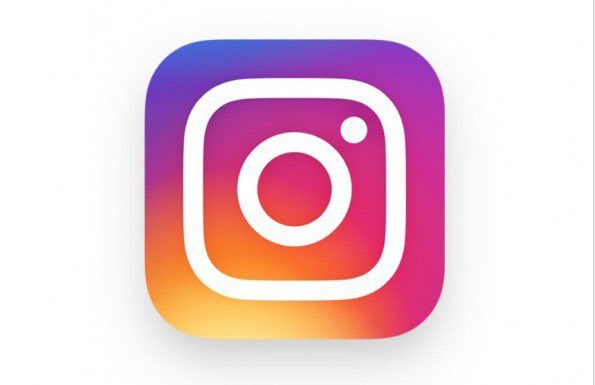 TopAppsApple's tweet photo. @instagram actualiza su diseño de la #App y el #Icono según ellos para ''ser más fieles a la cámara y al arco iris'' https://t.co/oeA0bRxjJT