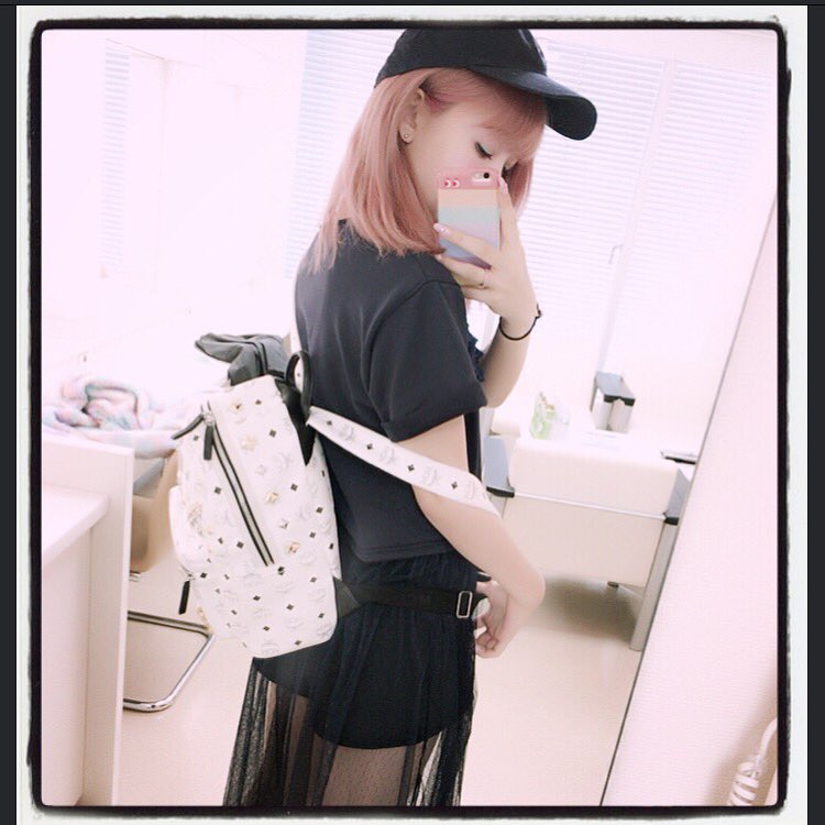 O Xrhsths 藤田 ニコル にこるん Sto Twitter 今日の私服 ネイビー Oo