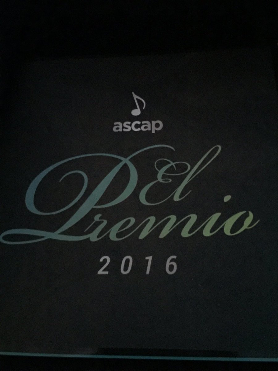 yolyavalosc's tweet photo. @bquatemusic presente en #ElPremioASCAP #Ascap2016. Grandes autores, grandes editoras, gran evento, gran noche. https://t.co/3VqriozsoO