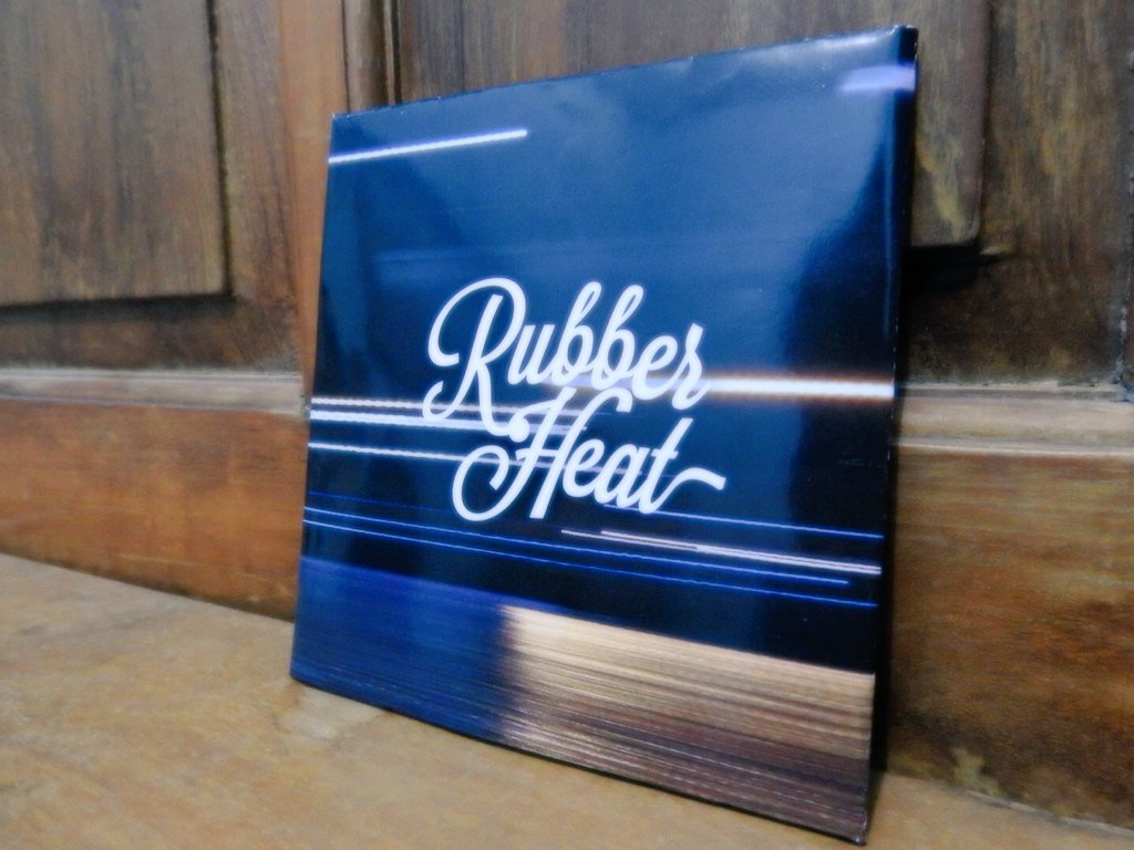 Oh iya, ini CD demo kami "Cliche" yg spesial cuman bisa didapetin waktu RSD kemarin ituuuu #rubberheat