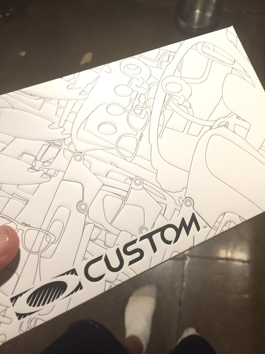 Saydel_Baseball's tweet photo. It's a good day. #customoakleys @oakley https://t.co/5NH320q3ct