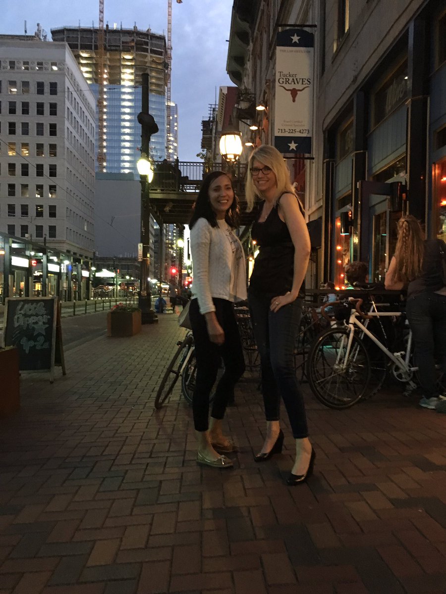 SLB322's tweet photo. I'm a foot taller than everyone else...and I LOVE it! #TallGirlTwitter #heelsinhouston https://t.co/sSRcV5amhl