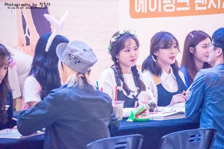 AllForNaeun's tweet photo. 160509 #Naeun (@Apinksne) @ Girl's Sweet Repose Fansign 
© 철동야 *1 #손나은 #나은 #Apink 

DO NOT EDIT OR CROP https://t.co/yRTYMRVnOT
