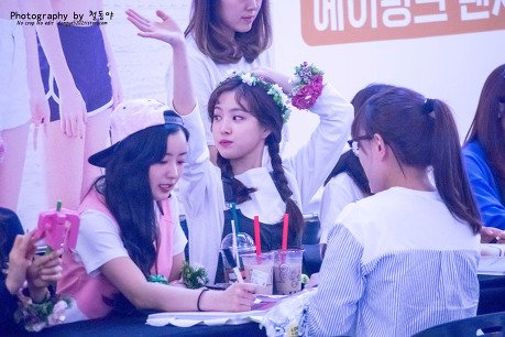 AllForNaeun's tweet photo. 160509 #Naeun (@Apinksne) @ Girl's Sweet Repose Fansign 
© 철동야 *2 #손나은 #나은 #Apink 

DO NOT EDIT OR CROP https://t.co/6HoKIc5Qhe