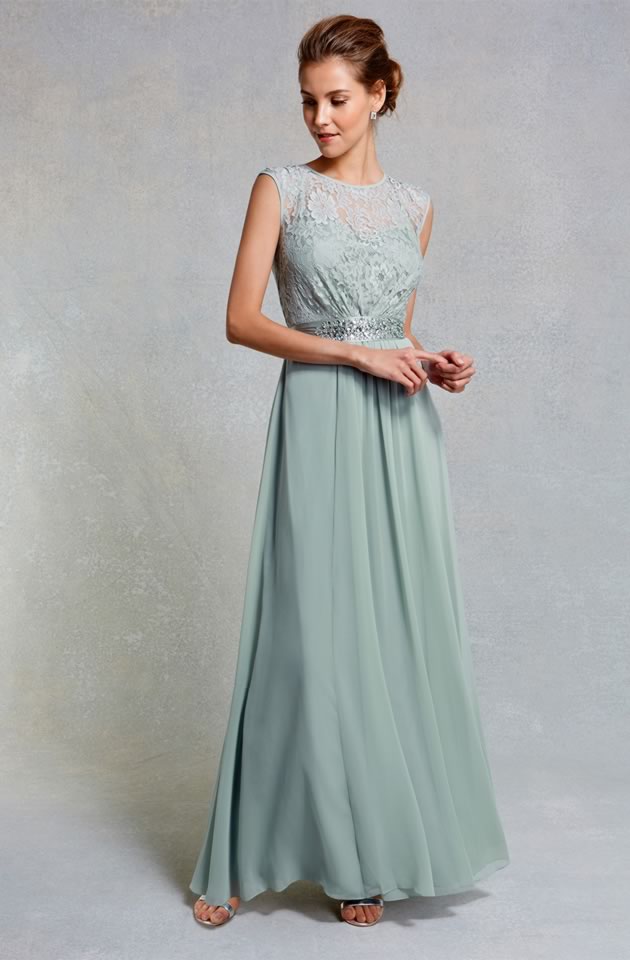 dreamwedding's tweet photo. A Touch of Romance - 8 Beautiful Bridesmaids’ Dresses https://t.co/IhzgYf9cDz by @dreamwedding https://t.co/SjDxpxAvBc