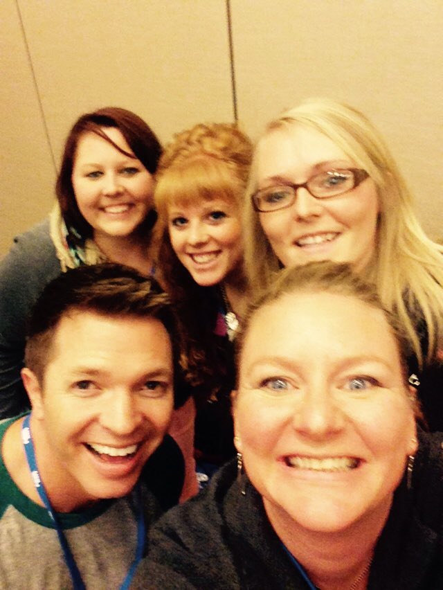 Mueller2004's tweet photo. A10: also getting to meet @tonyvincent at #neta2015 I was awe struck #nebedchat https://t.co/EHNZdE5qJS