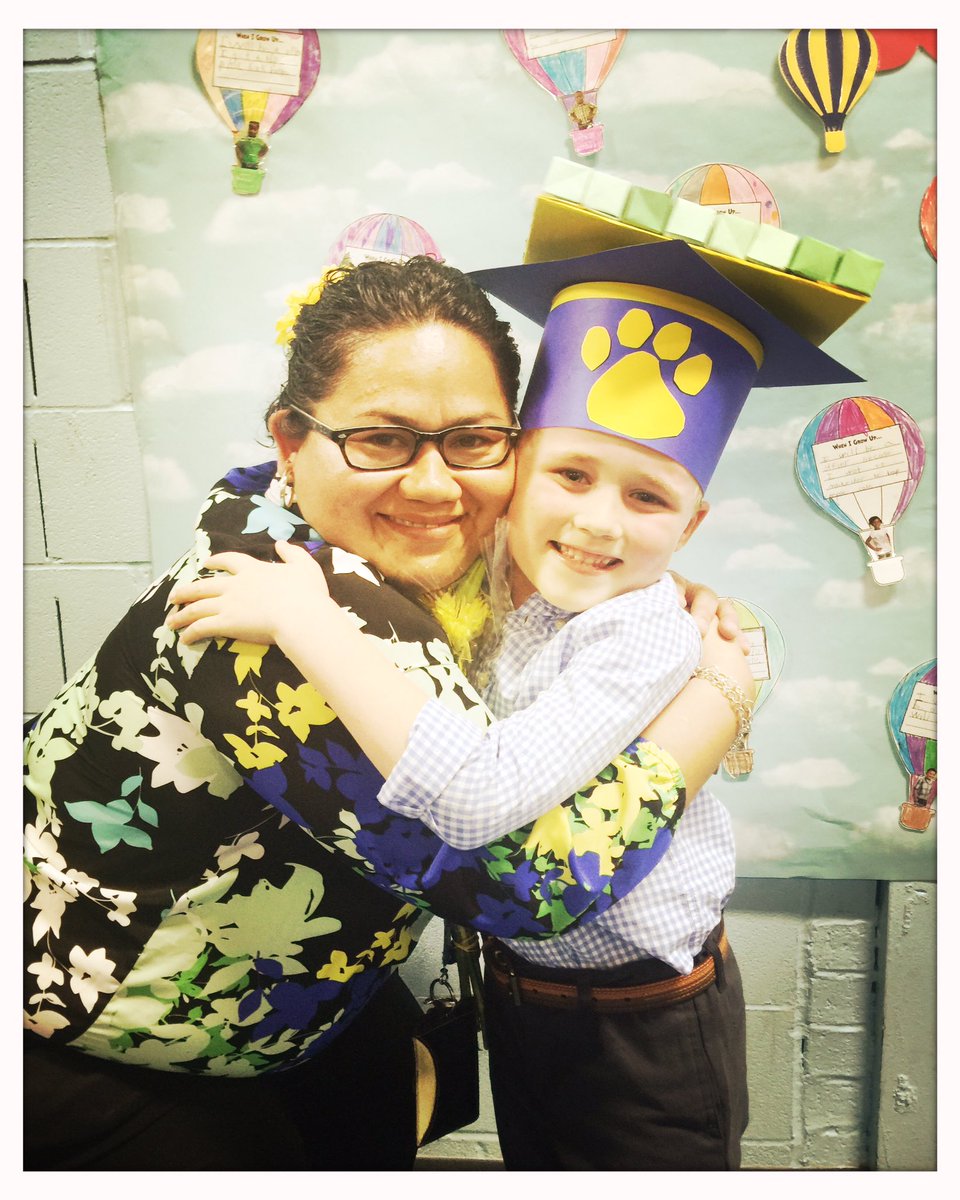 JonFearing's tweet photo. @Sanchez_AISD Gracias maestra Sanchez!! 💙💛💙 - Landon https://t.co/CQNnFXWTl0