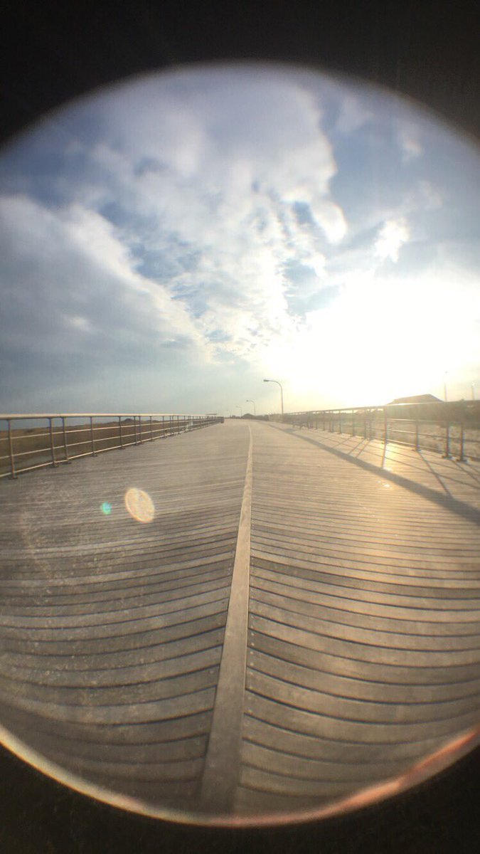 CustomLensCo's tweet image. Using the fisheye on a boardwalk🐠

Add more to your photos, only with CustomLens.co 📸