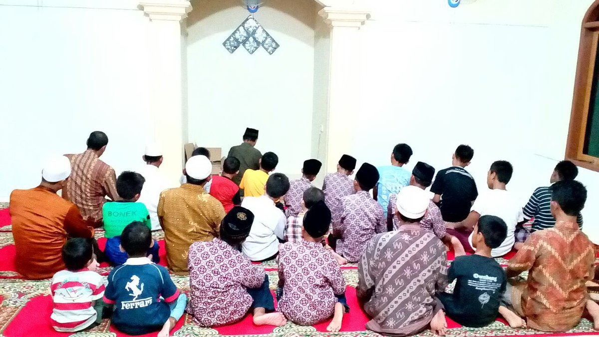 almowaazah's tweet photo. بناء جامع نايف نياف #المويعزي (رحمه الله)
بأندونيسيا
من قبل زملاؤه واللواء محيا السحيمي وفاءًا له

مساعدمحمدالمويعزي https://t.co/q0vbAwLOwV