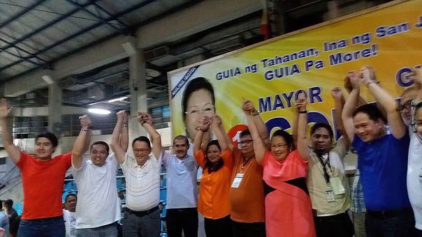 LocalPoliticsPH's tweet image. Guia, nanawagan ng pagkakaisa sa San Juan
Paghilumin na ang sugat na likha ng pulitika! &amp;gt; goo.gl/Rg3zjj