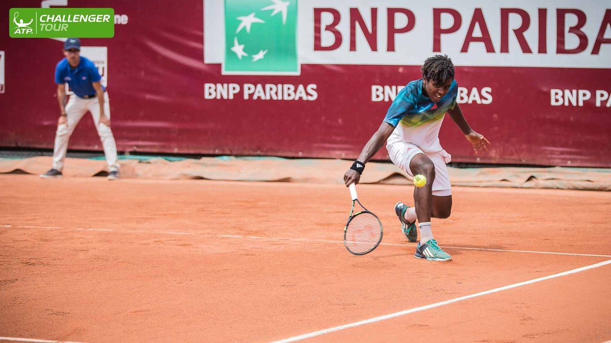 Underhand serves and face plants, <a href="/eliasymer/">Eli Ymer</a>'s 2nd round win in Bordeaux had it all. Watch! bit.ly/1Nr7lVn