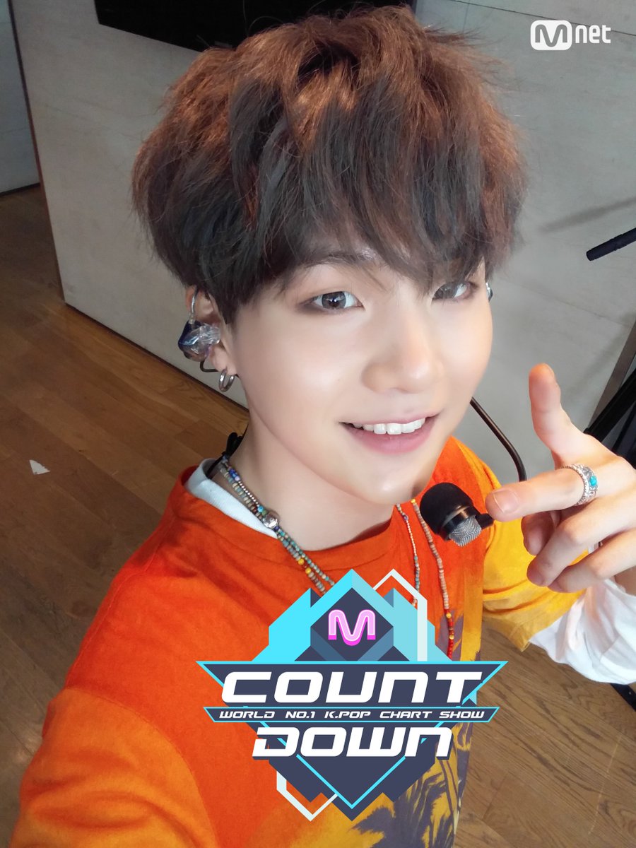 MnetMcountdown's tweet photo. 염색머리가 찰떡같이 어울리는 #방탄소년단 의 횽라인 #슈가 #진 ! 두피가 걱정되지만 염색머리 박제해주소서 오늘 6시 #엠카운트다운 함께해요~~ https://t.co/mm4MKSSRce