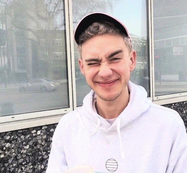 picsofolly's tweet image. 