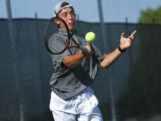 RanceBurger's tweet photo. Kickapoo tennis ace Garrett Howard possesses a will made of iron, but his body betrayed him https://t.co/8ncvpnko6Y https://t.co/quVko8fl93