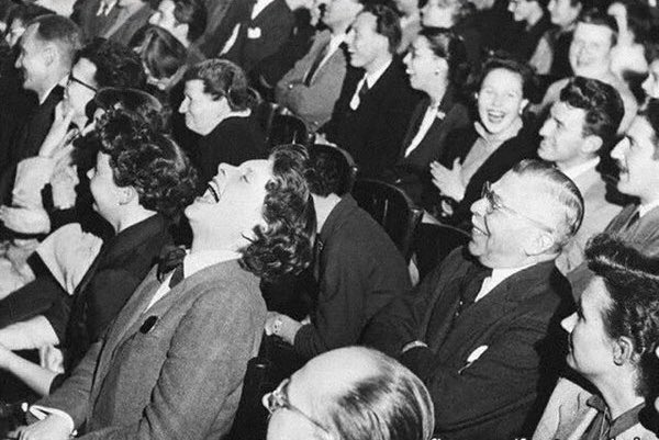 معلومات تُذهلك!! a Twitter: "معظم الضحكات التي تسمعها في البرامج التلفزيونية سجلت عام 1950م ، بمعنى انك تسمع ضحكات £شخاص موتى ! - https://t.co/rBRrxLEUqE" معلومات تُذهلك!! a Twitter: "معظم الضحكات التي تسمعها في البرامج التلفزيونية سجلت عام 1950م ، بمعنى انك تسمع ضحكات £شخاص موتى ! - https://t.co/rBRrxLEUqE"