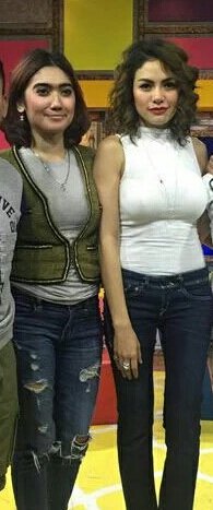 Roshanaprilia's tweet photo. yg ini ga cumi"an lg yach ka,bukan cuma mirip nikita mirzani .
Cie fto sama yg ori yach bukan KW @revimariska993 😁😘 https://t.co/nP9YMMEqwT