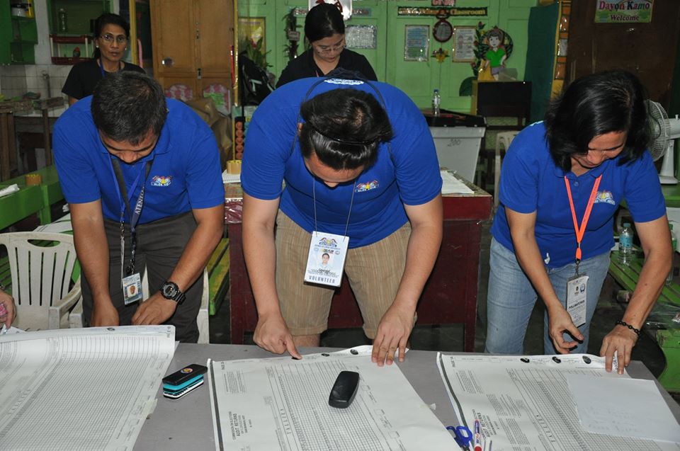 AdDUBlueVote's tweet photo. #Bluevote2016 Vols during the Random Manual Audit at Bolton ES last May 10. #Echamp @ADDU_Official @DACSPH https://t.co/LcDAQ4tOYf