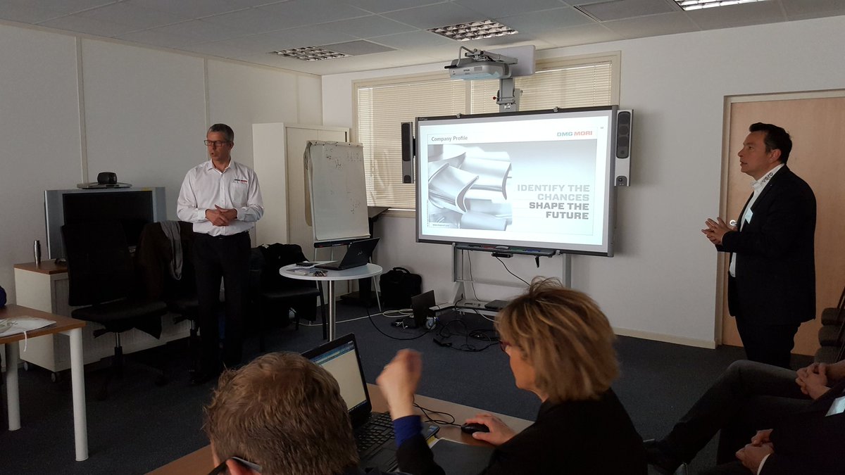 samantha mayet tweet media