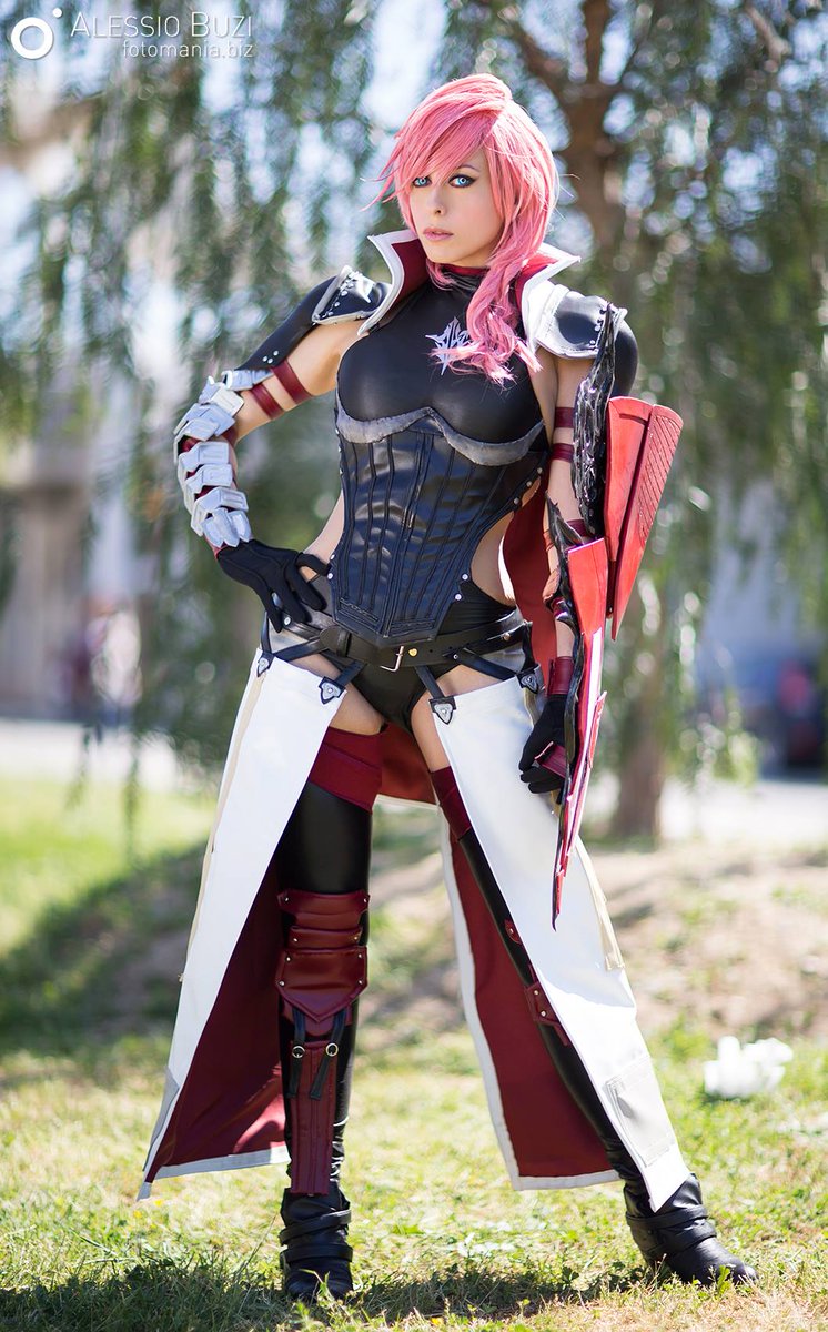 RedScarlet87's tweet photo. @CrazyNomura this is my cosplay #Lightning,I hope u like it with all my heart:D my work on facebook #MichelaCosplay https://t.co/nkR0oomISA